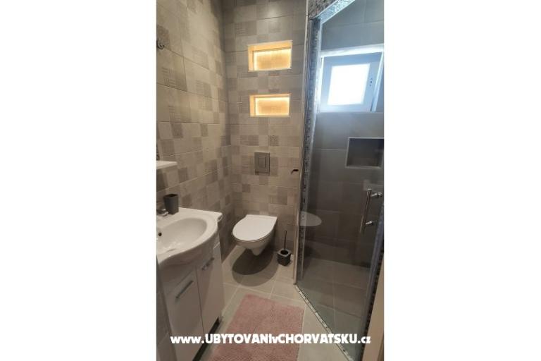 Apartmán s bazénom and jacuzzi – foto 13