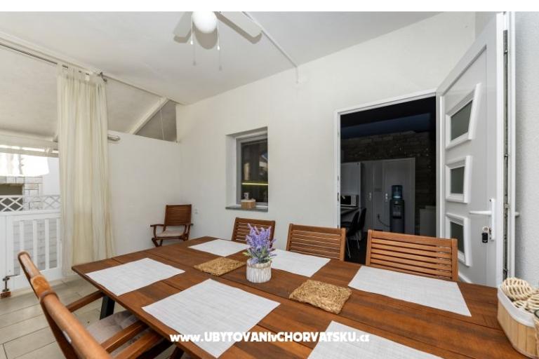 Apartmán s bazénom and jacuzzi – foto 19