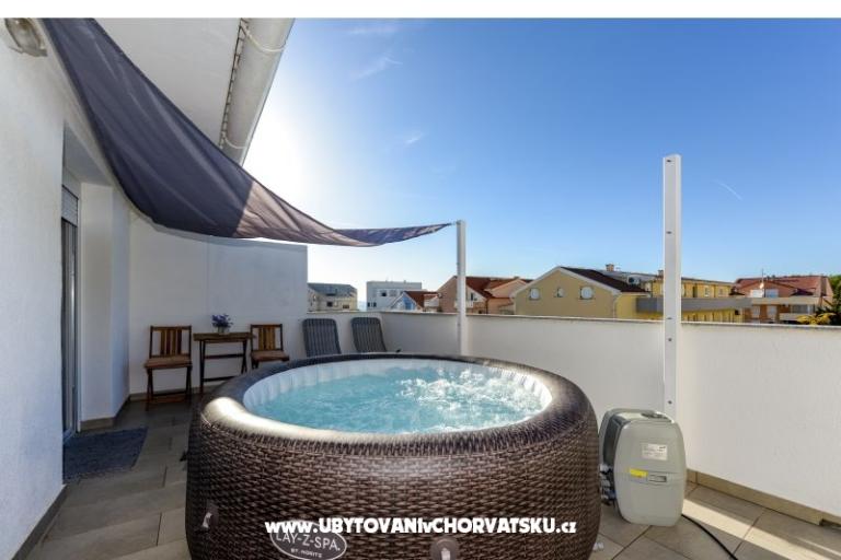 Apartmán s bazénom and jacuzzi – foto 22