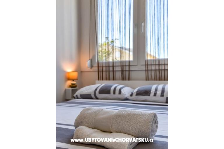 Apartmán s bazénom and jacuzzi – foto 25