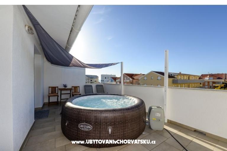 Apartmán s bazénom and jacuzzi – foto 26