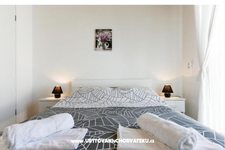 Apartmán s bazénom and jacuzzi – foto 27