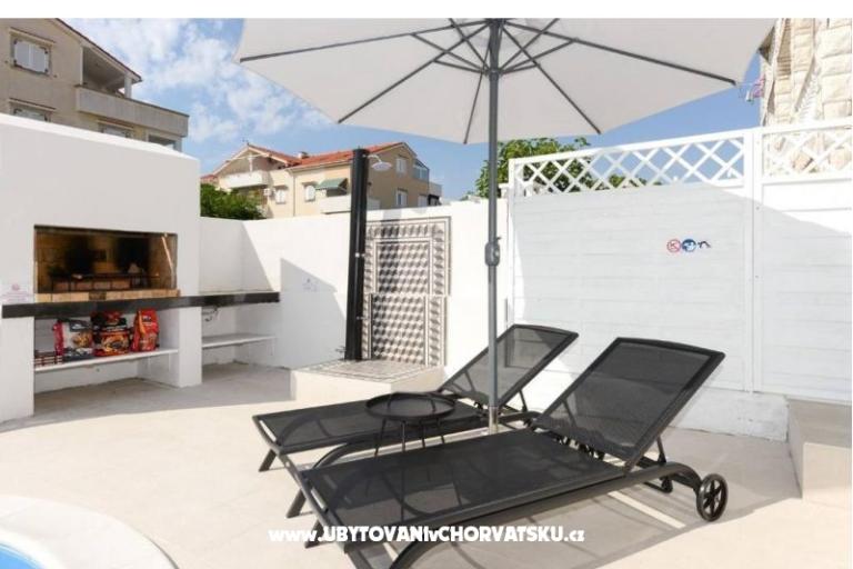 Apartmán s bazénom and jacuzzi – foto 30