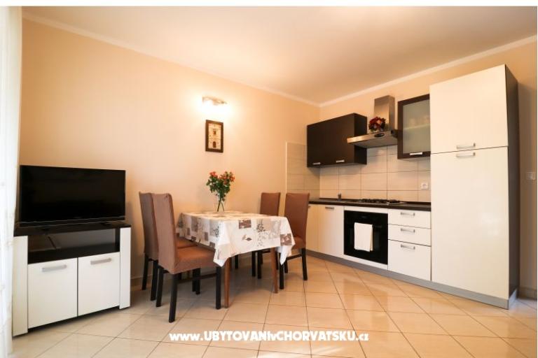  Dom s bazénom - Villa Marijana  – foto 18