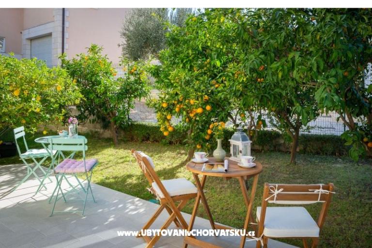 Apartmány Lemon Garden s bazénom – foto 13