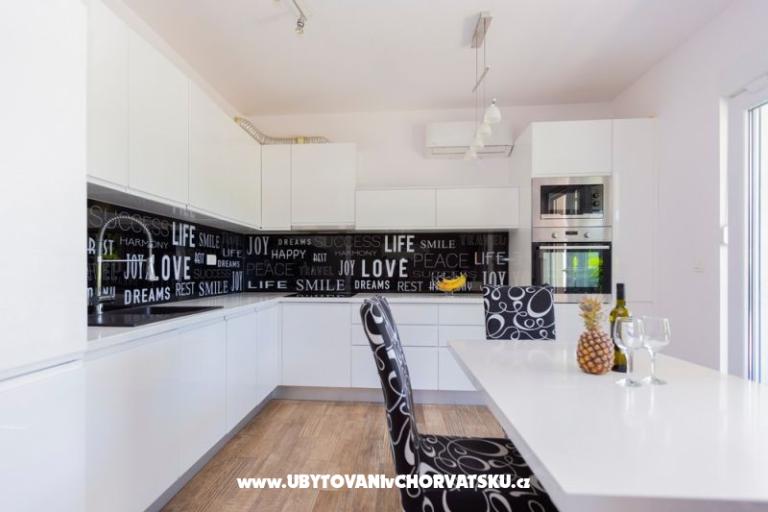 Apartmán lux with garden – foto 12