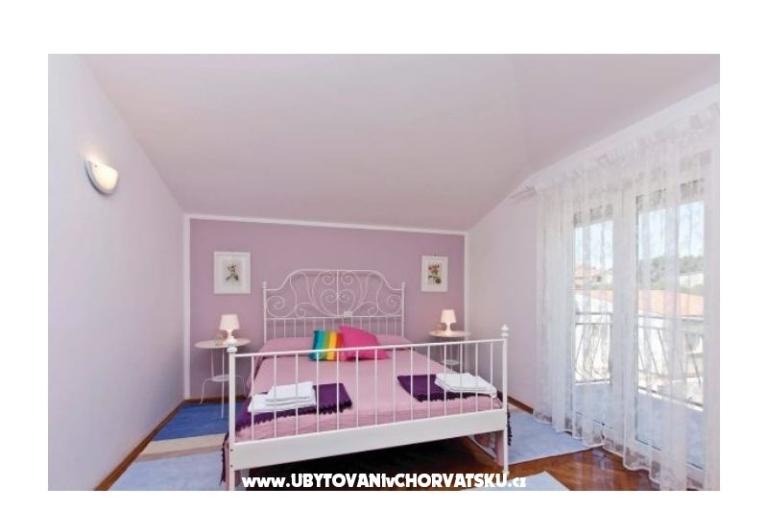 Family house s bazénom – foto 8