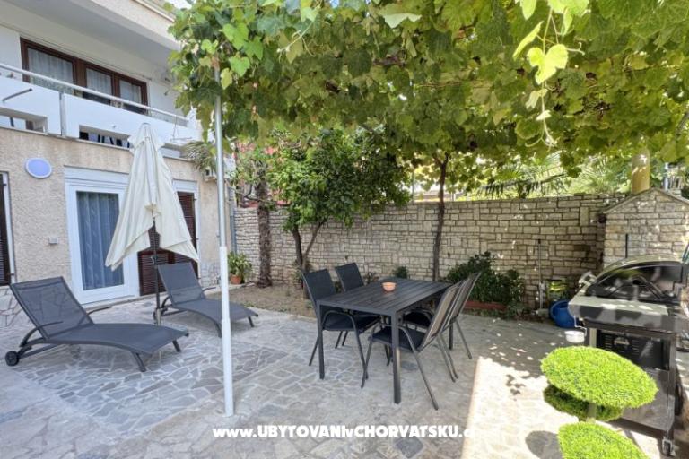 Flowers Apartmány Pula – foto 4