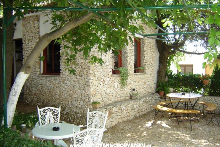 Apartmány Karabatić – foto 15