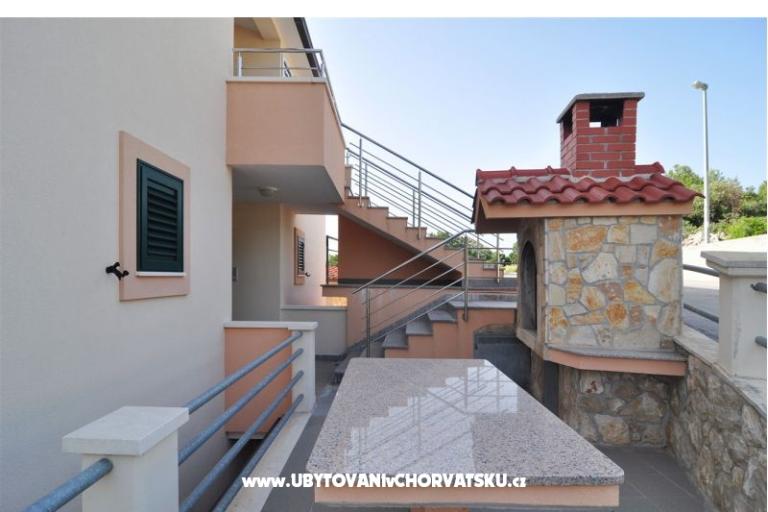 Apartmány Panorama s bazenom – foto 12