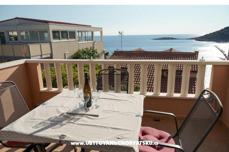 Apartmány Panorama s bazenom – foto 18