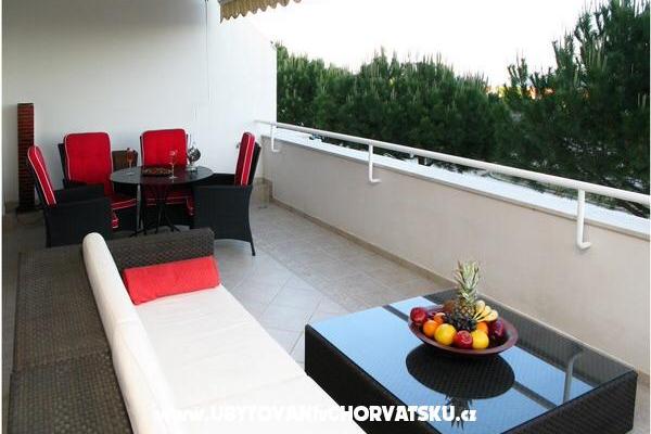 AdiOro Luxury Beachfront Apartmán – foto 2