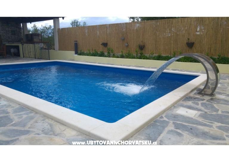 Countryside house s bazénom – foto 9
