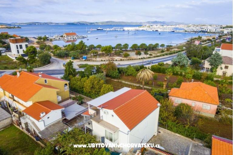 Tri srca – foto 3