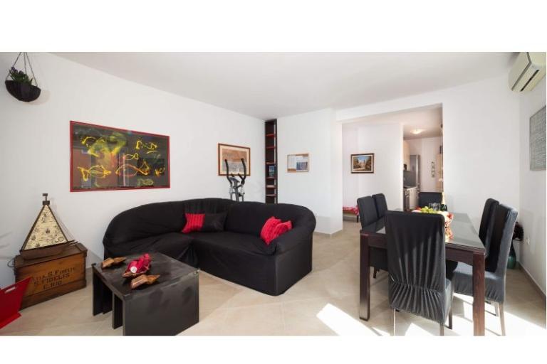 LAURA, 110 m2 pool, 100 m to beach – foto 6