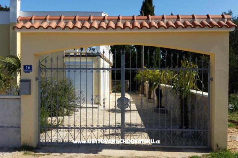 Dom Ugljan – foto 2