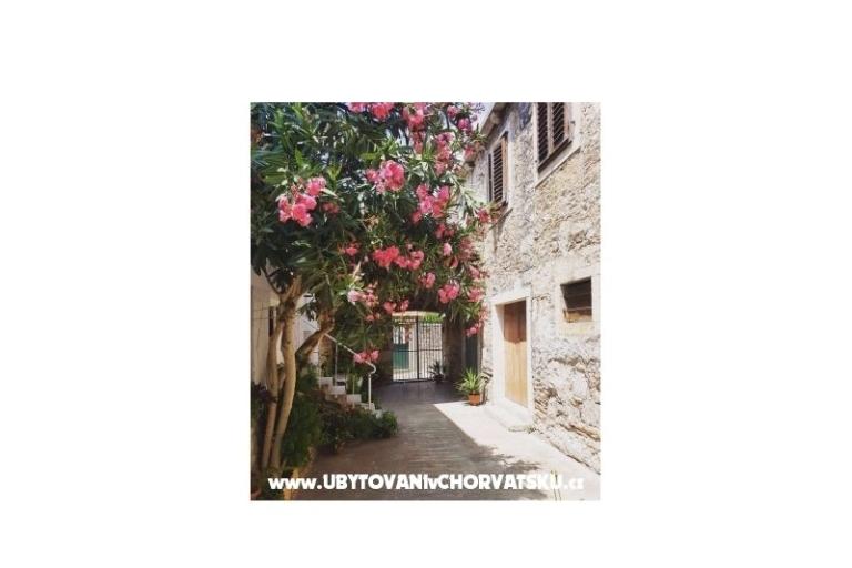 Apartmány Stone Dom – foto 3