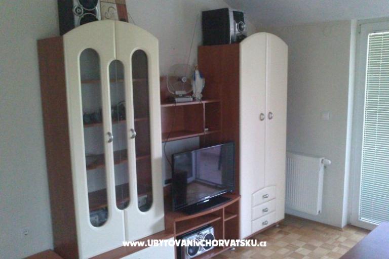 Apartmány with swimming pool-Crno – foto 4