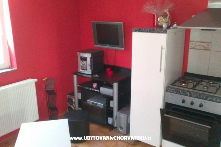 Apartmány with swimming pool-Crno – foto 5