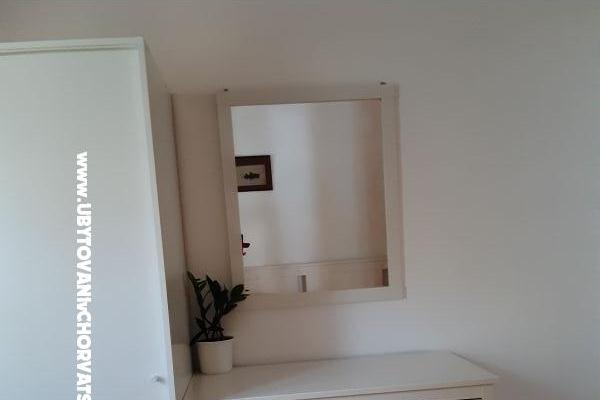 Robinzonski turizam Lavdara Dominis – foto 9